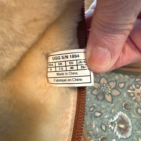 Women's Ugg Boots worn once!! - Picture 4 of 7